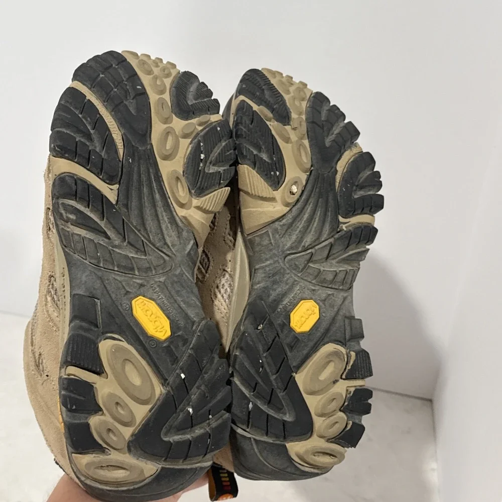 J06020 MERRELL WOMEN'S MOAB 2 VENT HIKING SHOES TAUPE SIZE 8.5 EUC